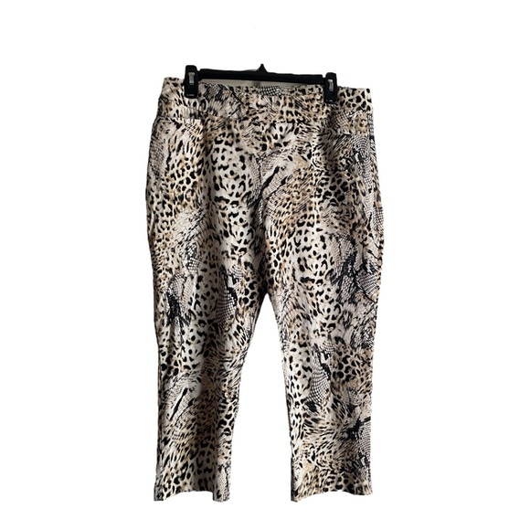 Chico's Pants - Chico's Women’s Size 2P 12P Animal Print Capri Pants